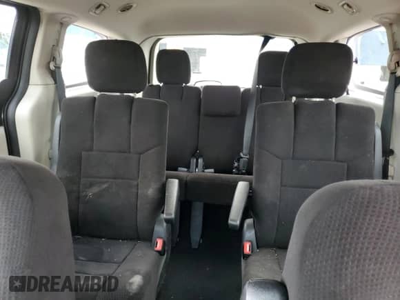 2012 Dodge Grand Caravan SXT z VIN 2C4RDGCG4CR295109, wystawiony jako Copart lot #71798585 z przebiegiem 84 778 mil mil oraz Szkoda całkowita • Salvage title. Historia ofert i sprzedaży dostępna na DreamBid. Obrazek 10.