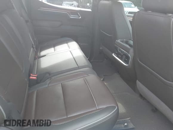 ✅ 2022 GMC Sierra 1500 • VIN: 3GTUUGET6NG585901 • Lot: 42601844. Wystawiony na IAAI z przebiegiem 57 633 mil. Bezpłatny archiwum sprzedaży aukcyjnych z USA i szczegółowy raport historii pojazdu na DreamBid. Zdjęcie 8.