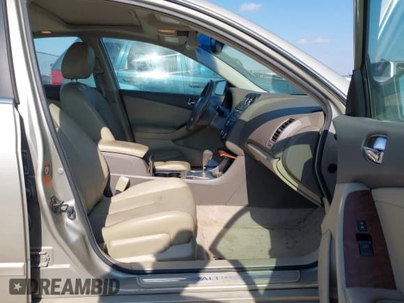 ✅ 2009 Nissan Altima S • VIN: 1N4AL21EX9N521878 • Lot: 43660923. Wystawiony na IAAI z przebiegiem 126 083 mil. Bezpłatny archiwum sprzedaży aukcyjnych z USA i szczegółowy raport historii pojazdu na DreamBid. Zdjęcie 5.