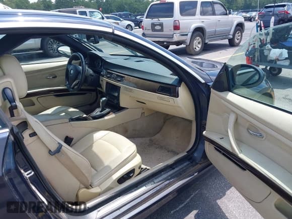 ✅ 2009 BMW 3 Series 328i • VIN: WBAWR335X9P461121 • Lot: 42685056. Listed on IAAI with 144,589 mi. Free auction sales archive from the USA and detailed vehicle history report at DreamBid. Image 5.