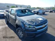 ✅ 2019 Chevrolet Colorado 2WD Work Truck • VIN: 1GCHSBEA2K1123712 • Lot: 42928337. Wystawiony na IAAI z przebiegiem 82 883 mil. Bezpłatny archiwum sprzedaży aukcyjnych z USA i szczegółowy raport historii pojazdu na DreamBid. Zdjęcie 6.