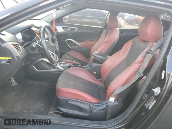 ✅ 2014 Hyundai Veloster • VIN: KMHTC6AD0EU215740 • Lot: 44886525. Wystawiony na Copart z przebiegiem 118 913 mil. Bezpłatny archiwum sprzedaży aukcyjnych z USA i szczegółowy raport historii pojazdu na DreamBid. Zdjęcie 7.