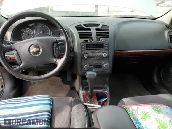 2006 Chevrolet Malibu LTZ z VIN 1G1ZU53826F298978, wystawiony jako Copart lot #43772174 z przebiegiem 128 268 mil mil oraz Szkoda całkowita • Salvage title. Historia ofert i sprzedaży dostępna na DreamBid. Obrazek 8.