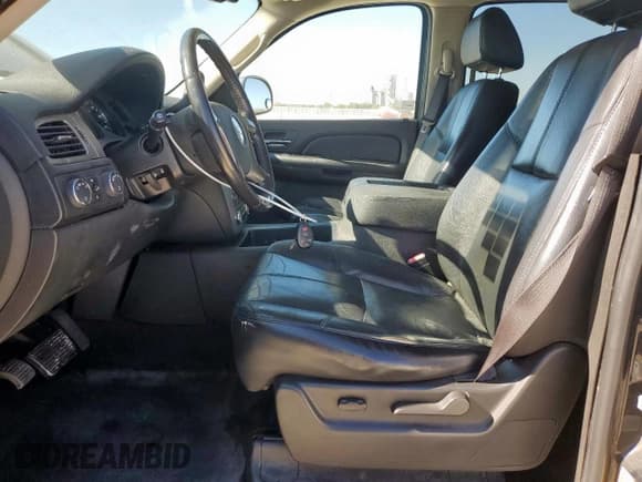 ✅ 2007 Chevrolet Suburban LT • VIN: 3GNFK16307G259743 • Лот: 91176085. Опубликован ранее на Copart с пробегом 182 262 миль. Бесплатный доступ к архиву аукционных продаж из США и подробный отчёт об истории автомобиля на DreamBid. Изображение 7.