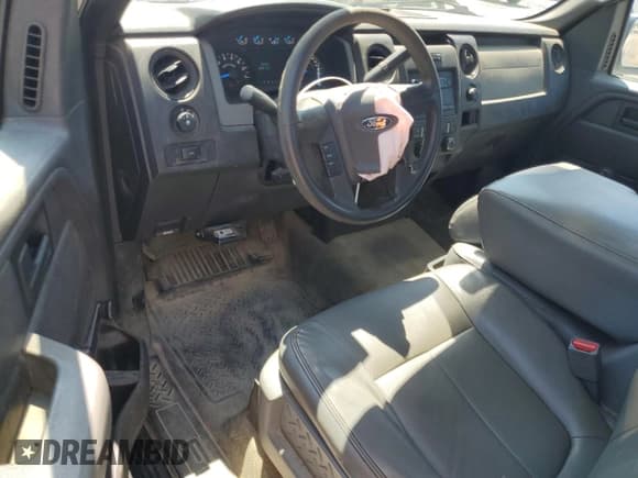 ✅ 2013 Ford F-150 XL • VIN: 1FTMF1CF9DFC58803 • Лот: 52379255. Опубликован ранее на Copart с пробегом 76 194 миль. Бесплатный доступ к архиву аукционных продаж из США и подробный отчёт об истории автомобиля на DreamBid. Изображение 8.