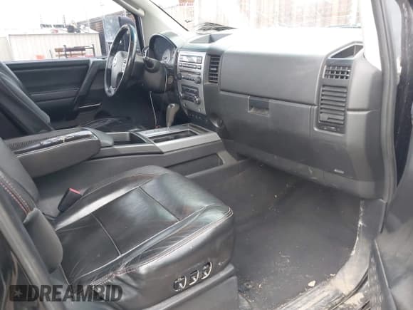 ✅ 2009 Nissan Titan LE • VIN: 1N6BA07CX9N318808 • Lot: 42522212. Wystawiony na IAAI z przebiegiem 276 410 mil. Bezpłatny archiwum sprzedaży aukcyjnych z USA i szczegółowy raport historii pojazdu na DreamBid. Zdjęcie 5.