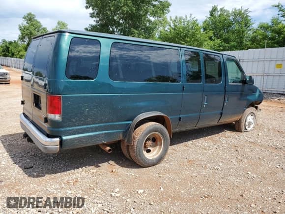 ✅ 2000 Ford Econoline Passenger XL • VIN: 1FBSS31L5YHA98957 • Lot: 56466624. Listed on Copart with 102,350 mi. Free auction sales archive from the USA and detailed vehicle history report at DreamBid. Image 3.