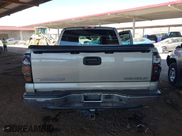 ✅ 2003 Chevrolet Silverado 1500 LS • VIN: 2GCEC19V531119768 • Lot: 43583048. Listed on IAAI with 210,600 mi. Free auction sales archive from the USA and detailed vehicle history report at DreamBid. Image 16.