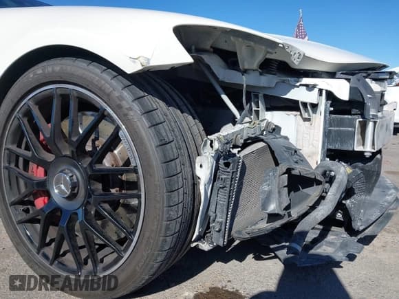 ✅ 2016 Mercedes-Benz AMG GT S • VIN: WDDYJ7JA3GA005994 • Lot: 41145754. Listed on IAAI with 68,352 mi. Free auction sales archive from the USA and detailed vehicle history report at DreamBid. Image 17.