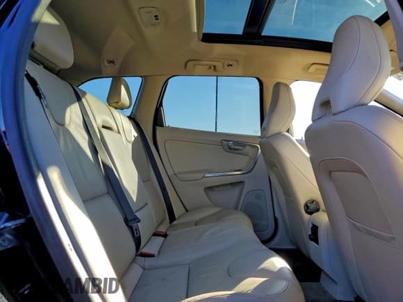 ✅ 2014 Volvo XC60 R-Design Premier Plus • VIN: YV4902DZ1E2515240 • Lot: 93454535. Listed on Copart with 156,467 mi. Free auction sales archive from the USA and detailed vehicle history report at DreamBid. Image 11.