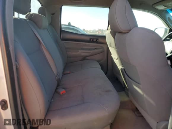 ✅ 2011 Toyota Tacoma • VIN: 3TMLU4EN2BM065428 • Lot: 86501835. Listed on Copart with 122,838 mi. Free auction sales archive from the USA and detailed vehicle history report at DreamBid. Image 10.