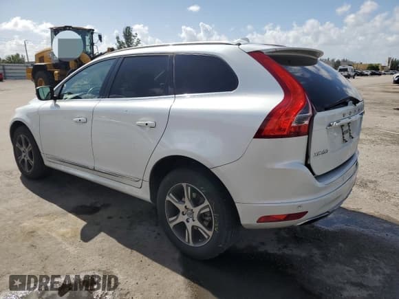 ✅ 2015 Volvo XC60 T6 Drive-E Platinum • VIN: YV449MDM4F2669815 • Lot: 65375593. Listed on Copart with 91,896 mi. Free auction sales archive from the USA and detailed vehicle history report at DreamBid. Image 2.