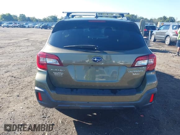 ✅ 2018 Subaru Outback Touring • VIN: 4S4BSETC2J3298701 • Lot: 43314263. Listed on IAAI with 125,125 mi. Free auction sales archive from the USA and detailed vehicle history report at DreamBid. Image 17.