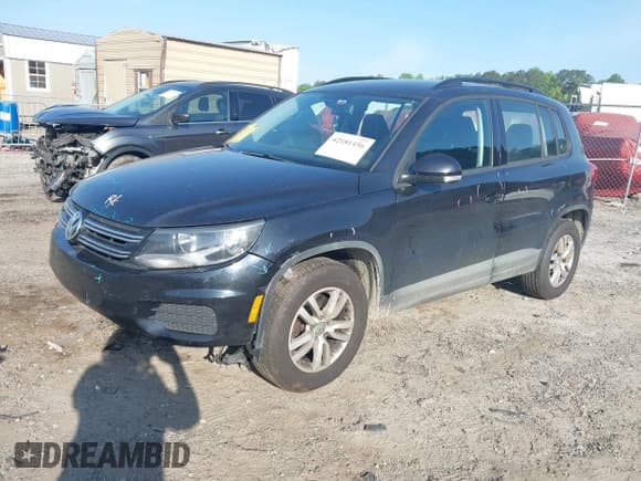 ✅ 2017 Volkswagen Tiguan S • VIN: WVGBV7AX1HK000177 • Lot: 42181456. Listed on IAAI with 179,396 mi. Free auction sales archive from the USA and detailed vehicle history report at DreamBid. Image 2.