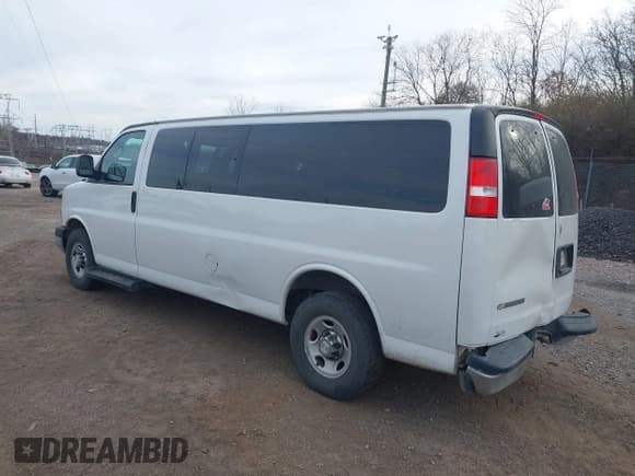 ✅ 2019 Chevrolet Express Passenger LT • VIN: 1GAZGPFG2K1302539 • Лот: 43816318. Опубликован ранее на IAAI с пробегом 186 530 миль. Бесплатный доступ к архиву аукционных продаж из США и подробный отчёт об истории автомобиля на DreamBid. Изображение 3.