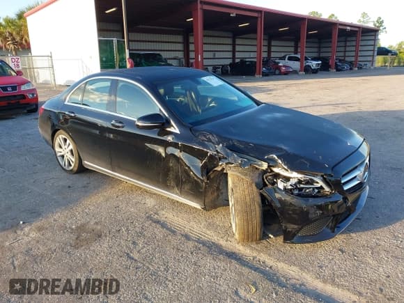 ✅ 2020 Mercedes-Benz C 300 • VIN: 55SWF8DB1LU323688 • Lot: 43533520. Listed on IAAI with 58,211 mi. Free auction sales archive from the USA and detailed vehicle history report at DreamBid. Image 1.