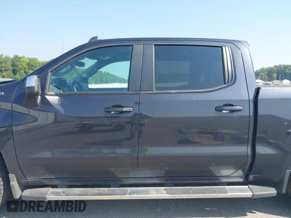 ✅ 2023 Chevrolet Silverado 1500 LT • VIN: 1GCUDDED2PZ238494 • Lot: 42991987. Listed on IAAI with Not provided. Free auction sales archive from the USA and detailed vehicle history report at DreamBid. Image 14.