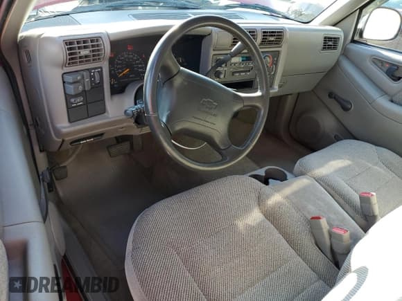 ✅ 1996 Chevrolet S-10 • VIN: 1GCCS14X2TK112862 • Лот: 87328404. Опубликован ранее на Copart с пробегом 74 417 миль. Бесплатный доступ к архиву аукционных продаж из США и подробный отчёт об истории автомобиля на DreamBid. Изображение 8.