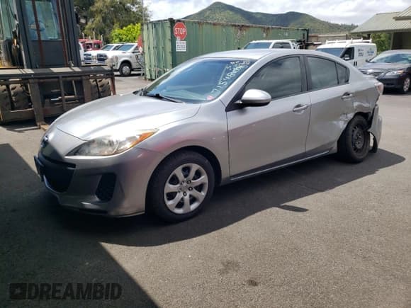 ✅ 2012 Mazda 3 i Sport • VIN: JM1BL1UF8C1554101 • Лот: 71548045. Опубликован ранее на Copart с пробегом 81 447 миль. Бесплатный доступ к архиву аукционных продаж из США и подробный отчёт об истории автомобиля на DreamBid. Изображение 1.