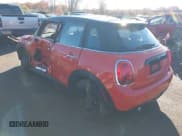 ✅ 2020 MINI Hardtop 4 Door Cooper • VIN: WMWXU7C07L2M08900 • Lot: 43640448. Wystawiony na IAAI z przebiegiem 12 944 mil. Bezpłatny archiwum sprzedaży aukcyjnych z USA i szczegółowy raport historii pojazdu na DreamBid. Zdjęcie 3.