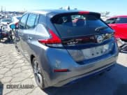 ✅ 2020 Nissan LEAF SV • VIN: 1N4AZ1CP1LC307372 • Lot: 43464050. Wystawiony na IAAI z przebiegiem 33 186 mil. Bezpłatny archiwum sprzedaży aukcyjnych z USA i szczegółowy raport historii pojazdu na DreamBid. Zdjęcie 3.