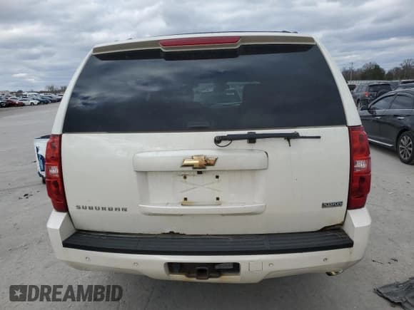 ✅ 2008 Chevrolet Suburban 2LT • VIN: 1GNFK16328R184691 • Lot: 81961984. Wystawiony na Copart z przebiegiem Nie podano. Bezpłatny archiwum sprzedaży aukcyjnych z USA i szczegółowy raport historii pojazdu na DreamBid. Zdjęcie 6.