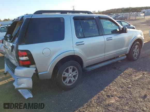 ✅ 2010 Ford Explorer XLT • VIN: 1FMEU7DE1AUA79256 • Лот: 43626952. Опубликован ранее на IAAI с пробегом 158 088 миль. Бесплатный доступ к архиву аукционных продаж из США и подробный отчёт об истории автомобиля на DreamBid. Изображение 4.