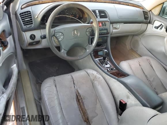 ✅ 2002 Mercedes-Benz CLK 320/430 • VIN: WDBLJ65GX2F199379 • Lot: 91311965. Wystawiony na Copart z przebiegiem 97 244 mil. Bezpłatny archiwum sprzedaży aukcyjnych z USA i szczegółowy raport historii pojazdu na DreamBid. Zdjęcie 8.
