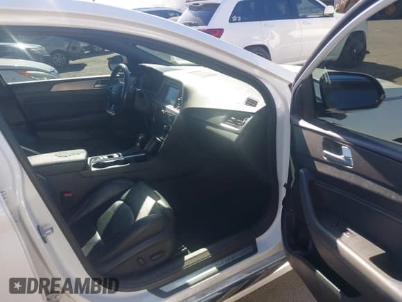 ✅ 2015 Hyundai Sonata Sport • VIN: 5NPE34AB3FH140219 • Lot: 43440666. Listed on IAAI with 109,616 mi. Free auction sales archive from the USA and detailed vehicle history report at DreamBid. Image 5.