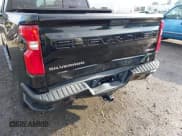 ✅ 2021 Chevrolet Silverado 1500 RST • VIN: 1GCUYEED1MZ130471 • Lot: 43109120. Wystawiony na IAAI z przebiegiem 80 336 mil. Bezpłatny archiwum sprzedaży aukcyjnych z USA i szczegółowy raport historii pojazdu na DreamBid. Zdjęcie 6.