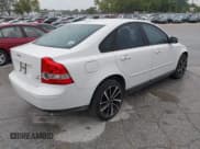 ✅ 2007 Volvo S40 2.5L Turbo • VIN: YV1MH682172280149 • Lot: 43121410. Listed on IAAI with 120,388 mi. Free auction sales archive from the USA and detailed vehicle history report at DreamBid. Image 4.