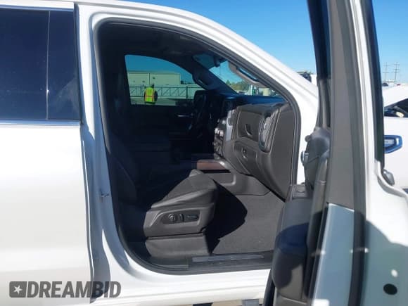 ✅ 2019 GMC Sierra 1500 SLT • VIN: 3GTP8DED2KG121895 • Lot: 43580426. Listed on IAAI with 94,912 mi. Free auction sales archive from the USA and detailed vehicle history report at DreamBid. Image 5.