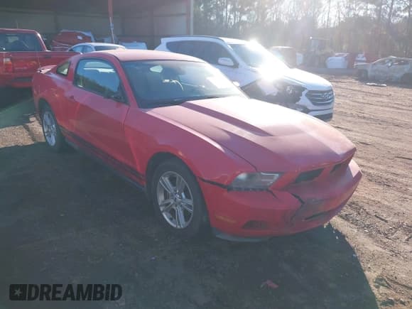 ✅ 2010 Ford Mustang V6 • VIN: 1ZVBP8AN0A5137504 • Lot: 41364838. Wystawiony na IAAI z przebiegiem 169 974 mil. Bezpłatny archiwum sprzedaży aukcyjnych z USA i szczegółowy raport historii pojazdu na DreamBid. Zdjęcie 1.