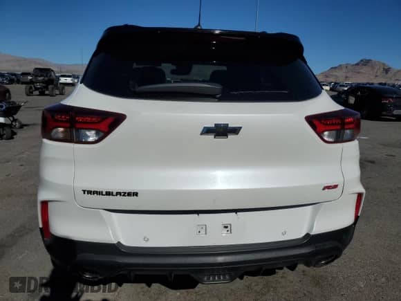 2021 Chevrolet TrailBlazer RS z VIN KL79MTSL6MB084188, wystawiony jako Copart lot #82558935 z przebiegiem 27 292 mil mil oraz Szkoda całkowita • Salvage title. Historia ofert i sprzedaży dostępna na DreamBid. Obrazek 6.