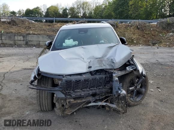 ✅ 2023 Jeep Grand Cherokee Altitude • VIN: 1C4RJHAG2PC580648 • Lot: 84466725. Listed on Copart with 16,816 mi. Free auction sales archive from the USA and detailed vehicle history report at DreamBid. Image 5.