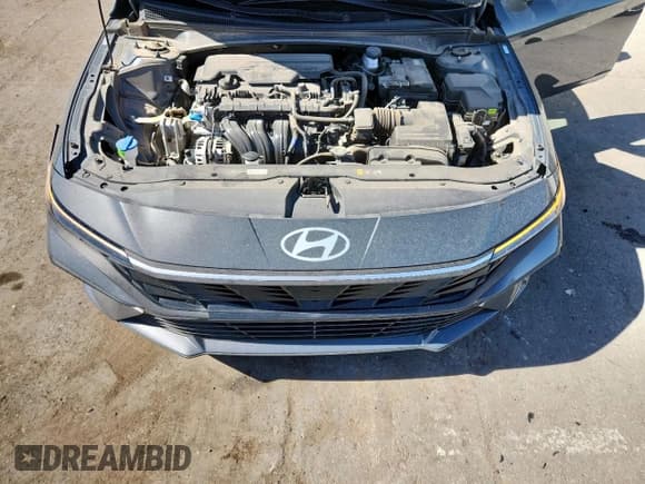 ✅ 2025 Hyundai Elantra SEL Sport • VIN: KMHLM4DG2SU964672 • Lot: 91083315. Listed on Copart with 4,295 mi. Free auction sales archive from the USA and detailed vehicle history report at DreamBid. Image 11.