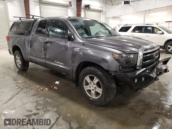 ✅ 2011 Toyota Tundra • VIN: 5TFUW5F16BX202672 • Lot: 90545045. Wystawiony na Copart z przebiegiem 250 445 mil. Bezpłatny archiwum sprzedaży aukcyjnych z USA i szczegółowy raport historii pojazdu na DreamBid. Zdjęcie 4.