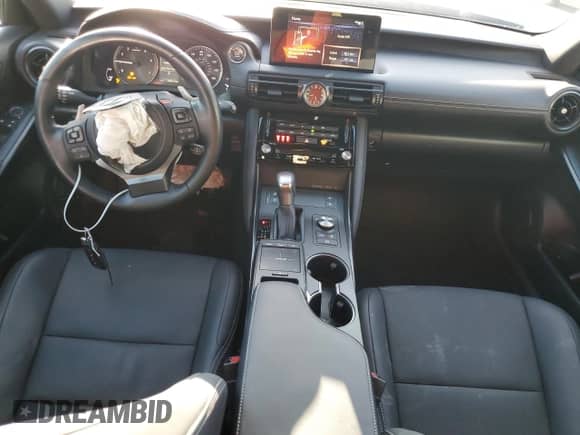 2024 Lexus IS 300 z VIN JTHDA1D23R5130806, wystawiony jako Copart lot #66090145 z przebiegiem 16 064 mil mil oraz Nie do naprawy • Non repairable. Historia ofert i sprzedaży dostępna na DreamBid. Obrazek 8.