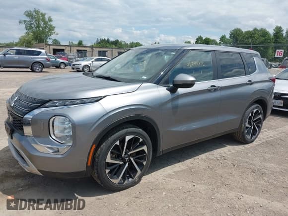 ✅ 2023 Mitsubishi Outlander SE • VIN: JA4J4UA80PZ025145 • Лот: 42544372. Опубликован ранее на IAAI с пробегом 51 321 миль. Бесплатный доступ к архиву аукционных продаж из США и подробный отчёт об истории автомобиля на DreamBid. Изображение 17.