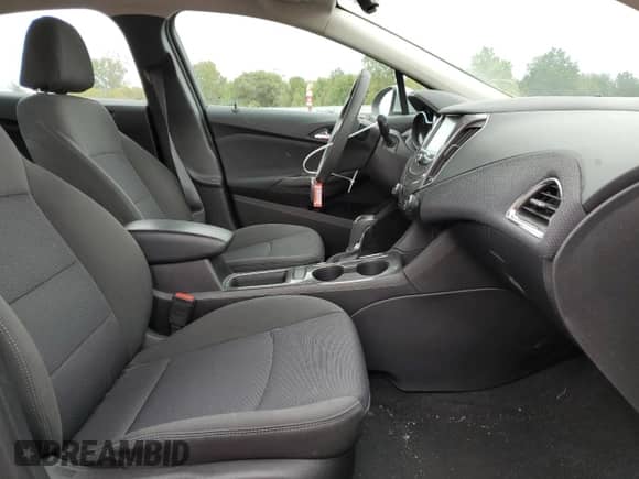 ✅ 2018 Chevrolet Cruze LT • VIN: 1G1BE5SM2J7137126 • Лот: 60965272. Размещён на Copart с пробегом 69 339 миль миль. Получите бесплатный доступ к архиву аукционных продаж из США и посмотрите подробный отчёт об истории автомобиля на DreamBid. Изображение 5.