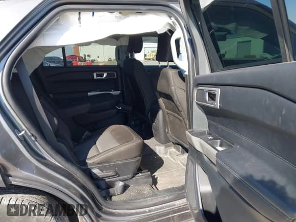 ✅ 2024 Ford Explorer XLT • VIN: 1FMSK7DH5RGA08977 • Lot: 41387663. Wystawiony na IAAI z przebiegiem 14 205 mil. Bezpłatny archiwum sprzedaży aukcyjnych z USA i szczegółowy raport historii pojazdu na DreamBid. Zdjęcie 8.