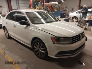 ✅ 2015 Volkswagen Jetta SE • VIN: 3VWD17AJ2FM233072 • Lot: 43686666. Wystawiony na IAAI z przebiegiem 138 833 mil. Bezpłatny archiwum sprzedaży aukcyjnych z USA i szczegółowy raport historii pojazdu na DreamBid. Zdjęcie 1.