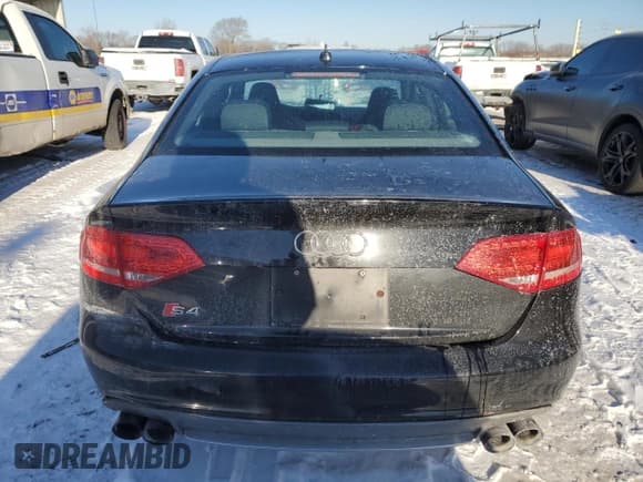 ✅ 2012 Audi S4 Premium Plus • VIN: WAUDGAFL1CA017695 • Lot: 88579455. Wystawiony na Copart z przebiegiem 132 792 mil. Bezpłatny archiwum sprzedaży aukcyjnych z USA i szczegółowy raport historii pojazdu na DreamBid. Zdjęcie 6.