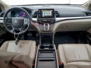 ✅ 2018 Honda Odyssey Touring • VIN: 5FNRL6H88JB053124 • Lot: 93779525. Wystawiony na Copart z przebiegiem 106 865 mil. Bezpłatny archiwum sprzedaży aukcyjnych z USA i szczegółowy raport historii pojazdu na DreamBid. Zdjęcie 8.