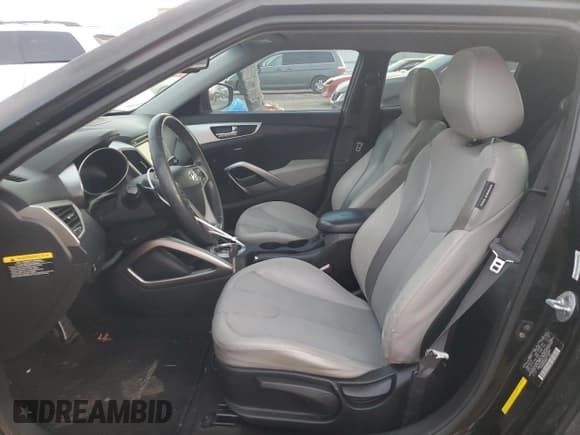 ✅ 2012 Hyundai Veloster w/Red Int • VIN: KMHTC6AD1CU054084 • Lot: 82655304. Wystawiony na Copart z przebiegiem 144 111 mil. Bezpłatny archiwum sprzedaży aukcyjnych z USA i szczegółowy raport historii pojazdu na DreamBid. Zdjęcie 7.