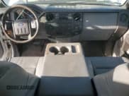 ✅ 2015 Ford F-250 XLT • VIN: 1FT7X2B60FEA46026 • Lot: 70583225. Wystawiony na Copart z przebiegiem 233 005 mil. Bezpłatny archiwum sprzedaży aukcyjnych z USA i szczegółowy raport historii pojazdu na DreamBid. Zdjęcie 8.