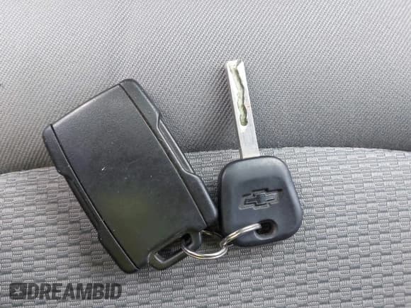 ✅ 2018 Chevrolet Colorado 2WD Work Truck • VIN: 1GCGSBEA1J1256990 • Lot: 41654571. Listed on IAAI with 92,507 mi. Free auction sales archive from the USA and detailed vehicle history report at DreamBid. Image 11.