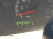 ✅ 1999 Ford F-150 • VIN: 1FTRX17W7XKA64389 • Lot: 42923315. Wystawiony na IAAI z przebiegiem 345 208 mil. Bezpłatny archiwum sprzedaży aukcyjnych z USA i szczegółowy raport historii pojazdu na DreamBid. Zdjęcie 7.