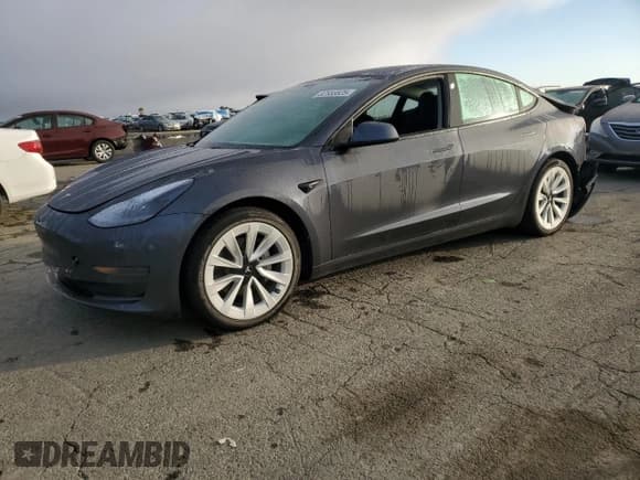 ✅ 2021 Tesla Model 3 Standard Range Plus • VIN: 5YJ3E1EA0MF078002 • Lot: 82553525. Wystawiony na Copart z przebiegiem 52 172 mil. Bezpłatny archiwum sprzedaży aukcyjnych z USA i szczegółowy raport historii pojazdu na DreamBid. Zdjęcie 1.