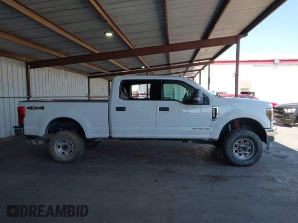 ✅ 2018 Ford F-250 XL • VIN: 1FT7W2BT3JEC44584 • Lot: 42644490. Listed on IAAI with Not provided. Free auction sales archive from the USA and detailed vehicle history report at DreamBid. Image 14.